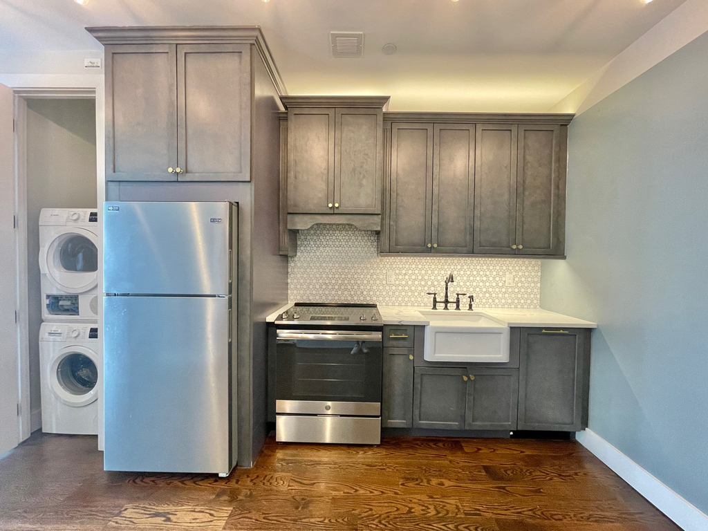 187 Kent Avenue - Photo 3