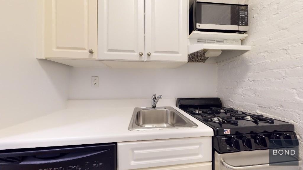 East 83rd Street - Photo 2