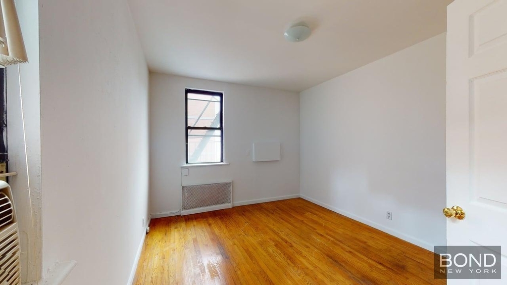 Third Avenue - Photo 11