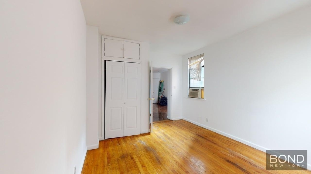 Third Avenue - Photo 12
