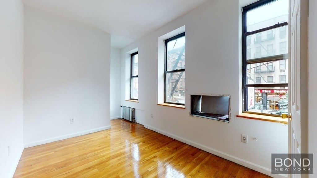 Third Avenue - Photo 7