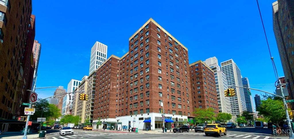 East 79th Street - Photo 0