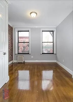 E 10th St - Photo 1