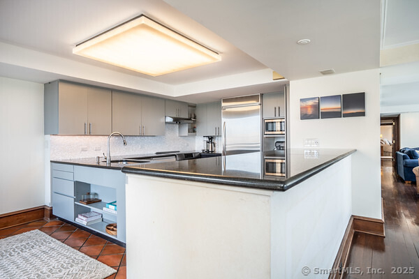 1 Gold Street - Photo 2