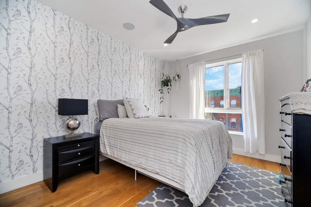 139 Grove Street - Photo 4