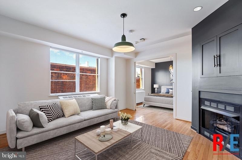 815 King Street - Photo 2