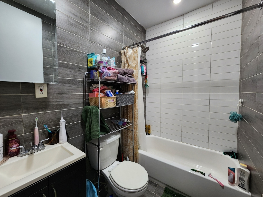 143 Cornelia Street - Photo 11