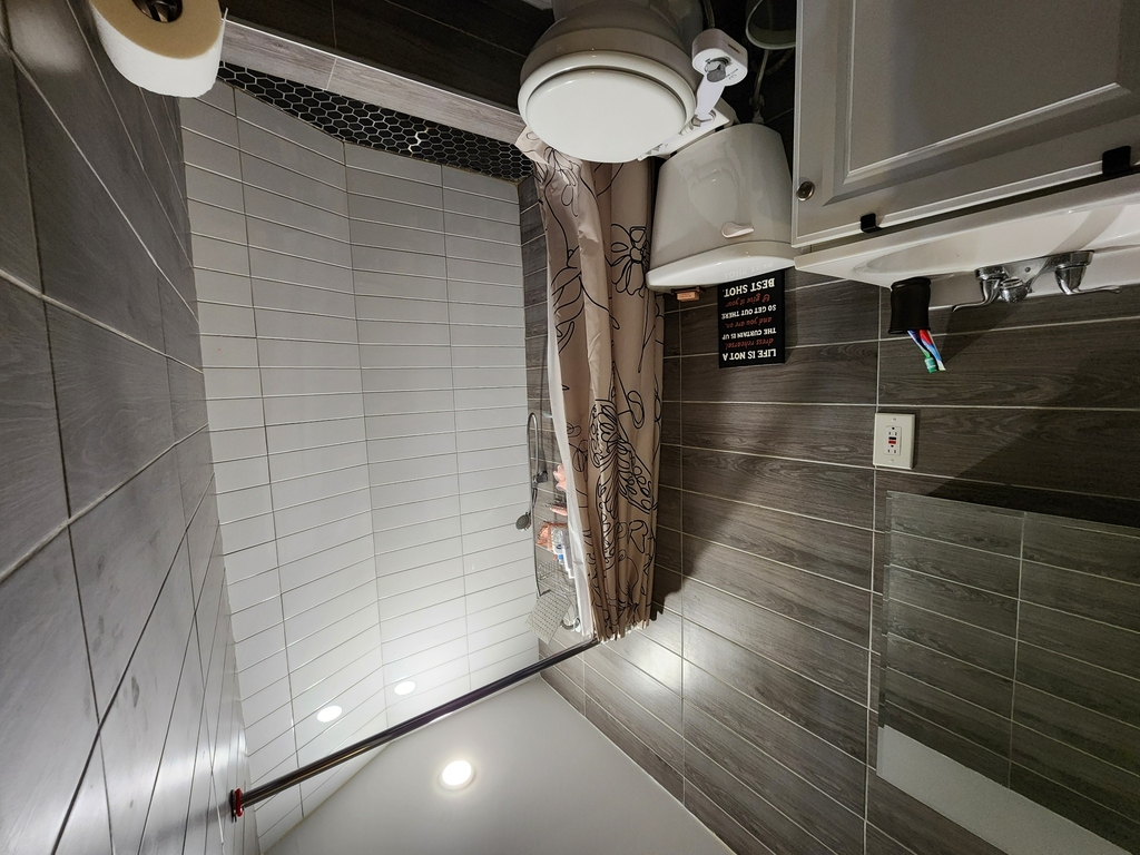 143 Cornelia Street - Photo 12