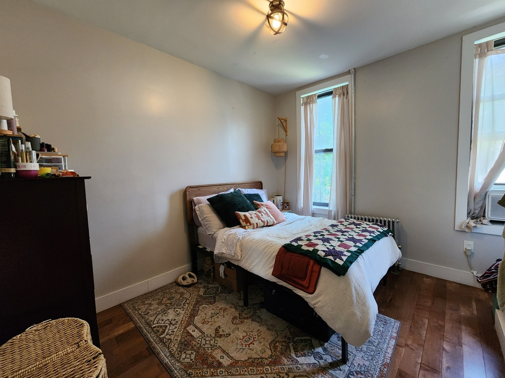 143 Cornelia Street - Photo 7