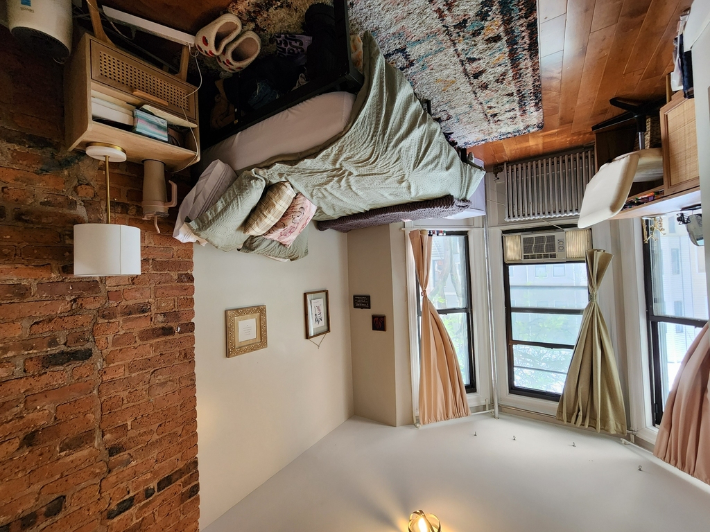 143 Cornelia Street - Photo 1