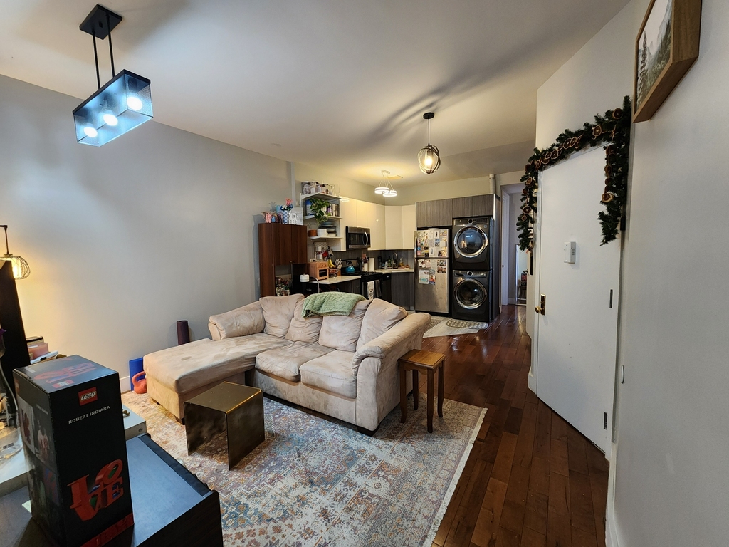 143 Cornelia Street - Photo 14