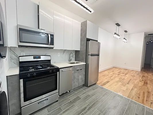 640 Kosciuszko Street - Photo 2