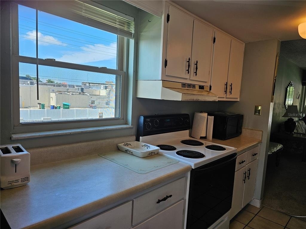 7701 Starkey Road - Photo 9