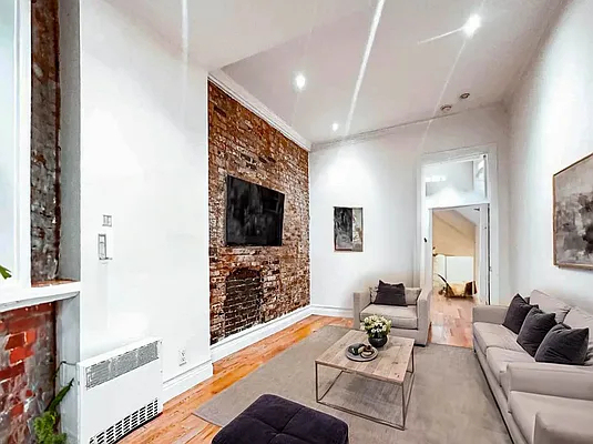344 east 55th street - Photo 0