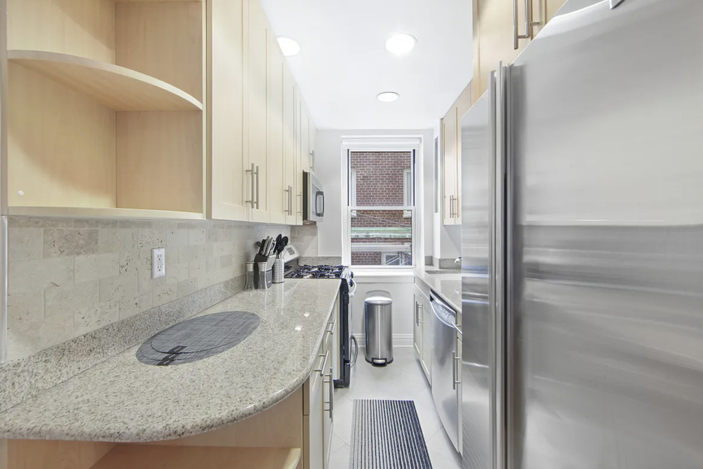 Park Avenue - Photo 3