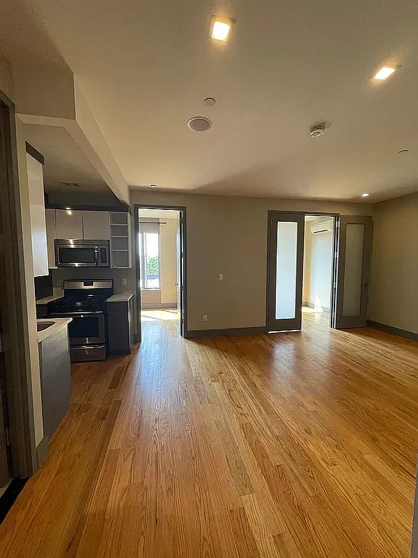 337 Melrose Street - Photo 3