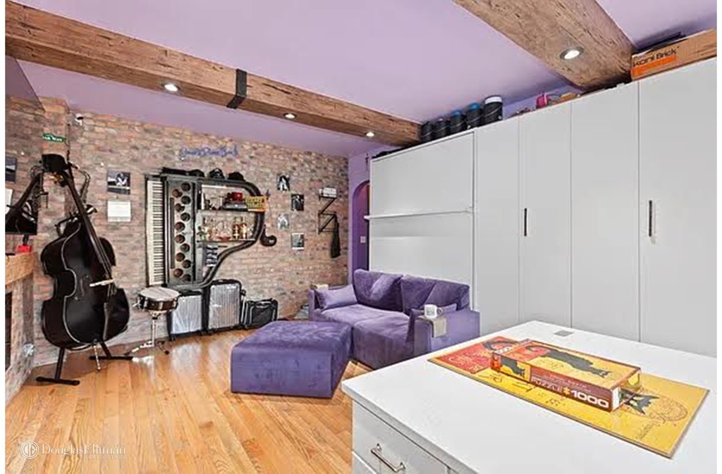 339 E 58th St - Photo 2