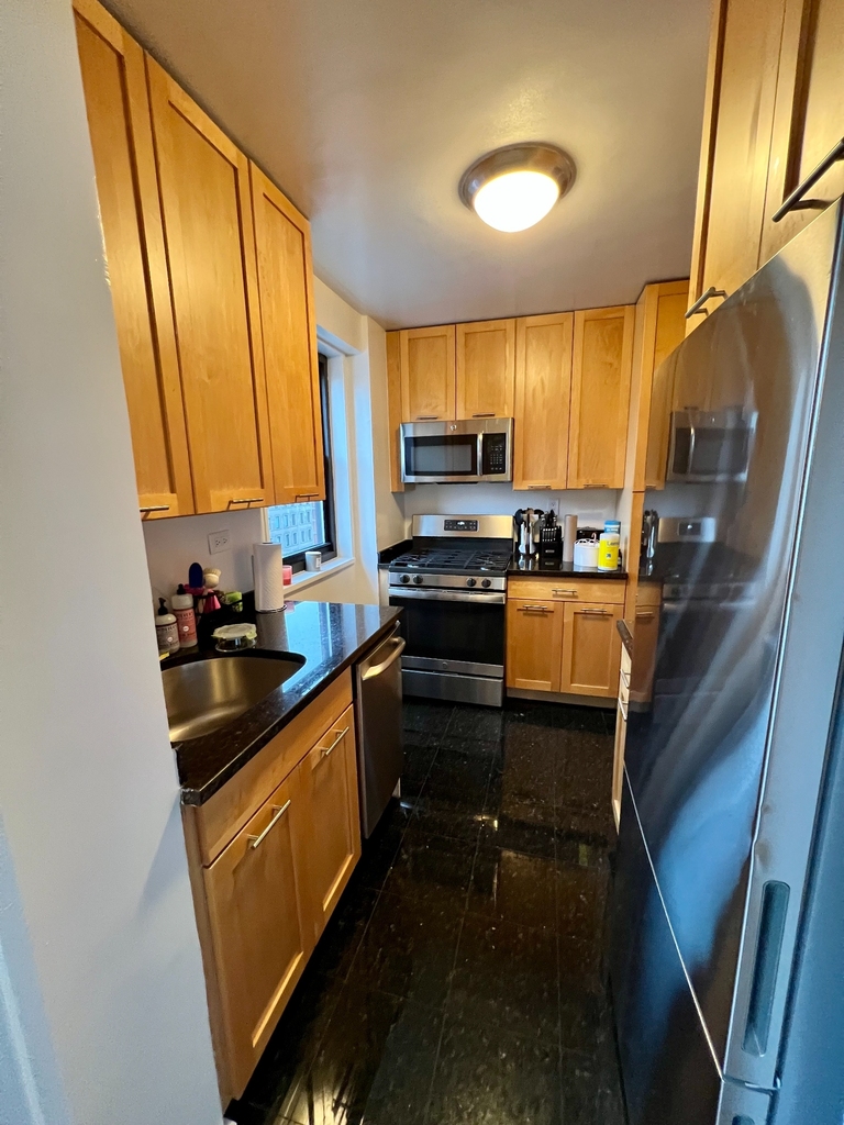 145 4th Avenue - Photo 8