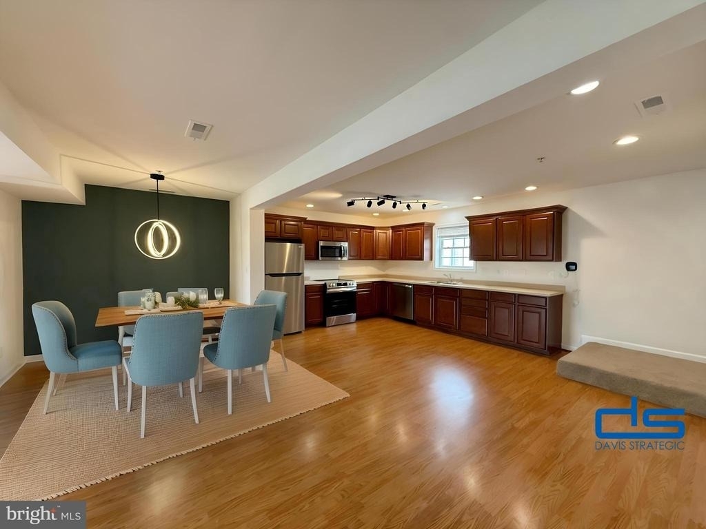 611 Williams Lndg - Photo 1