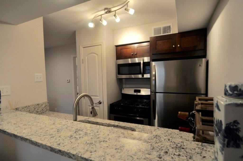 4903-4911 Junius St - Photo 1