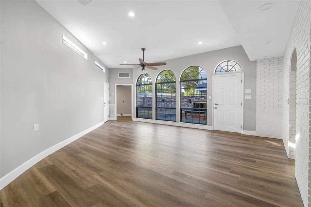 216 S Shore Crest Drive - Photo 10