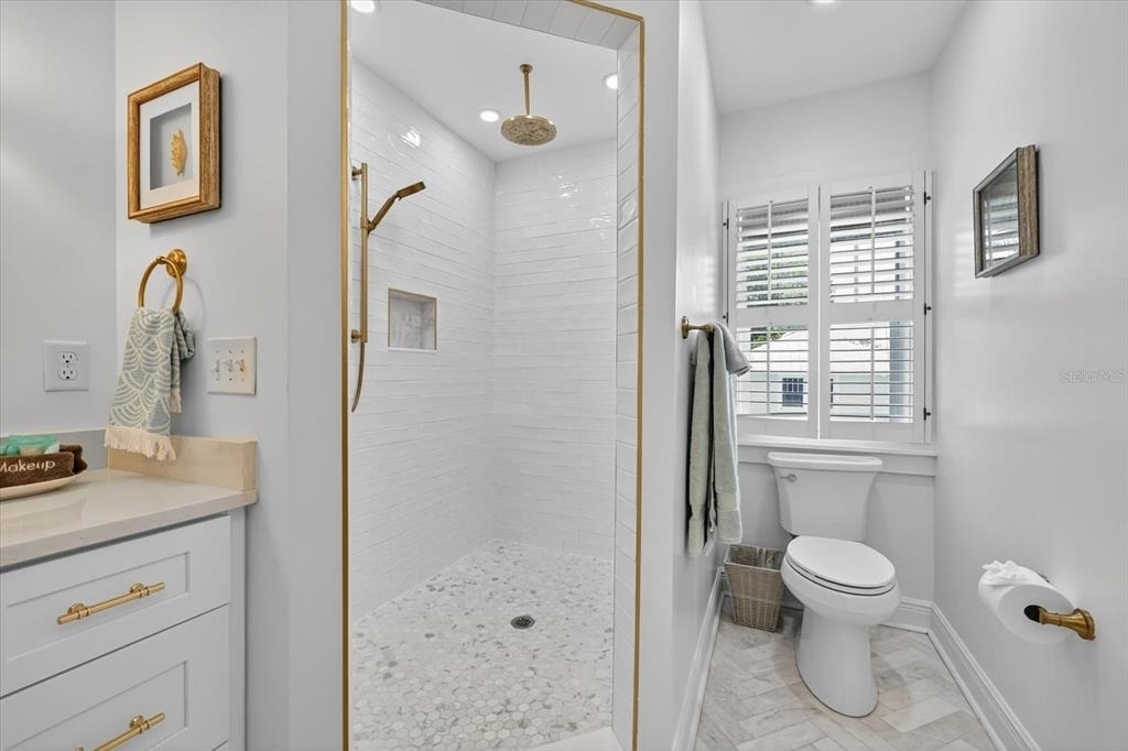 235 10th Avenue Ne - Photo 21