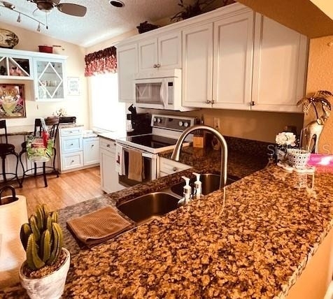9320 Clubside Circle - Photo 10
