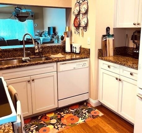 9320 Clubside Circle - Photo 8