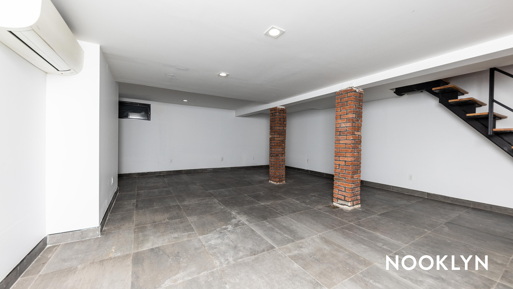 298 Gates Avenue - Photo 4