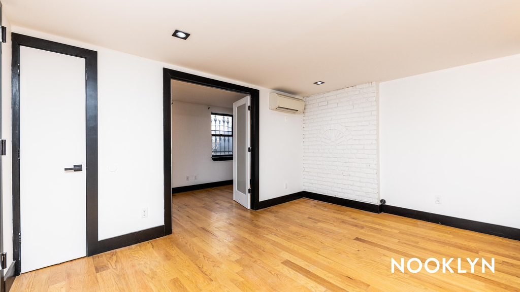 298 Gates Avenue - Photo 15