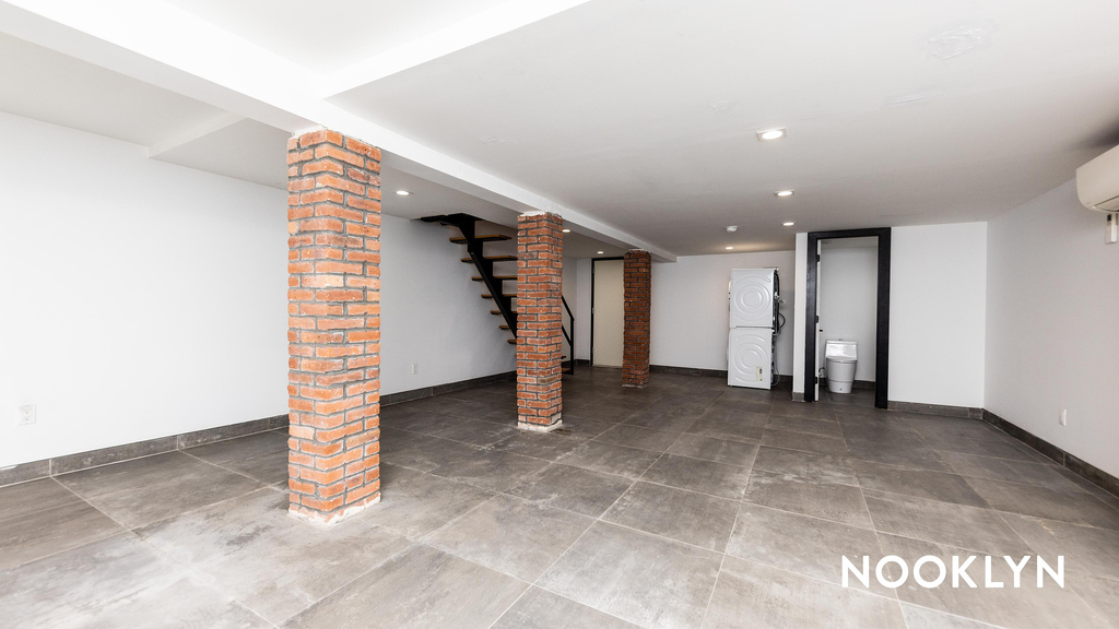 298 Gates Avenue - Photo 2