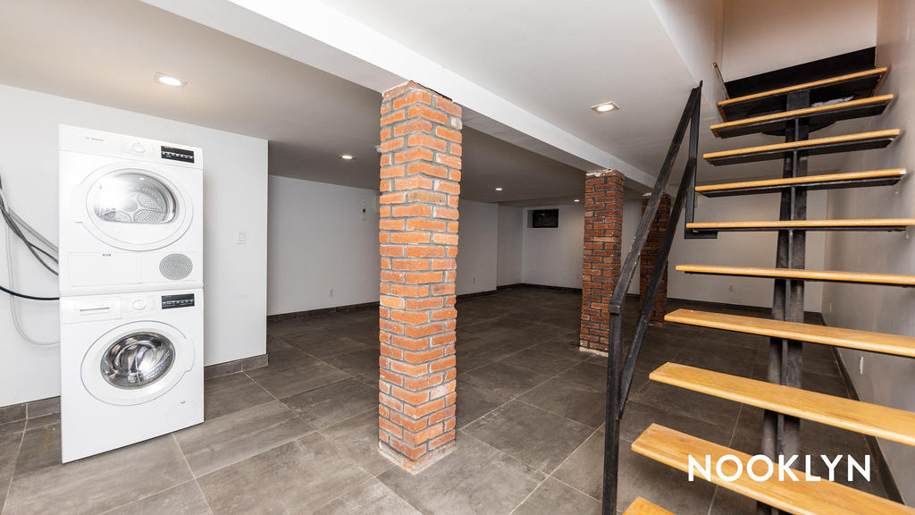 298 Gates Avenue - Photo 3