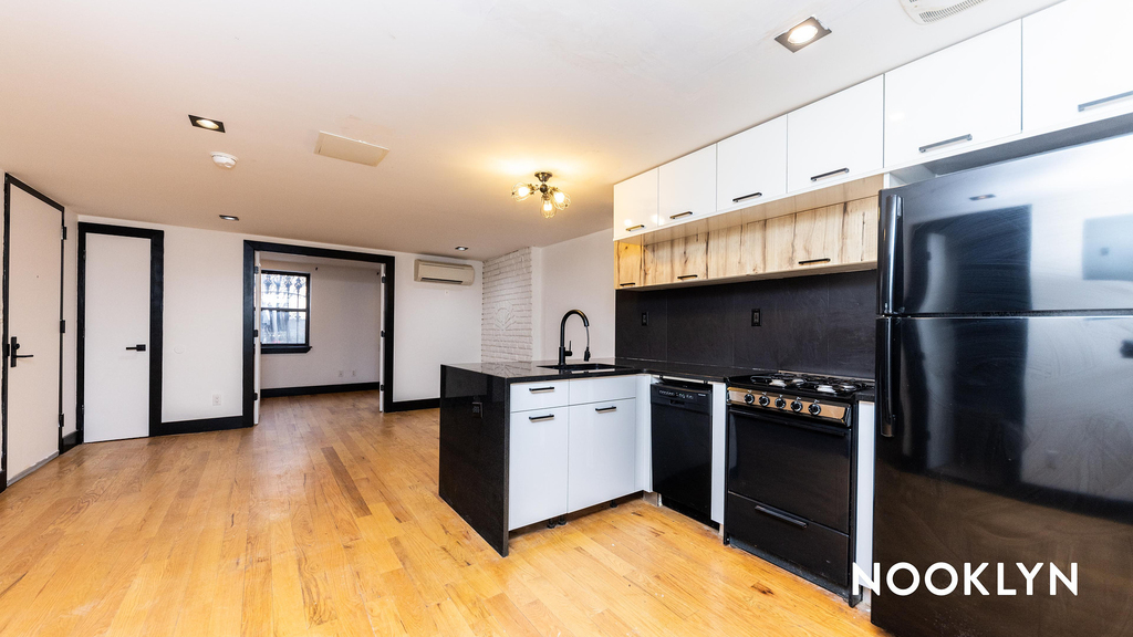 298 Gates Avenue - Photo 13