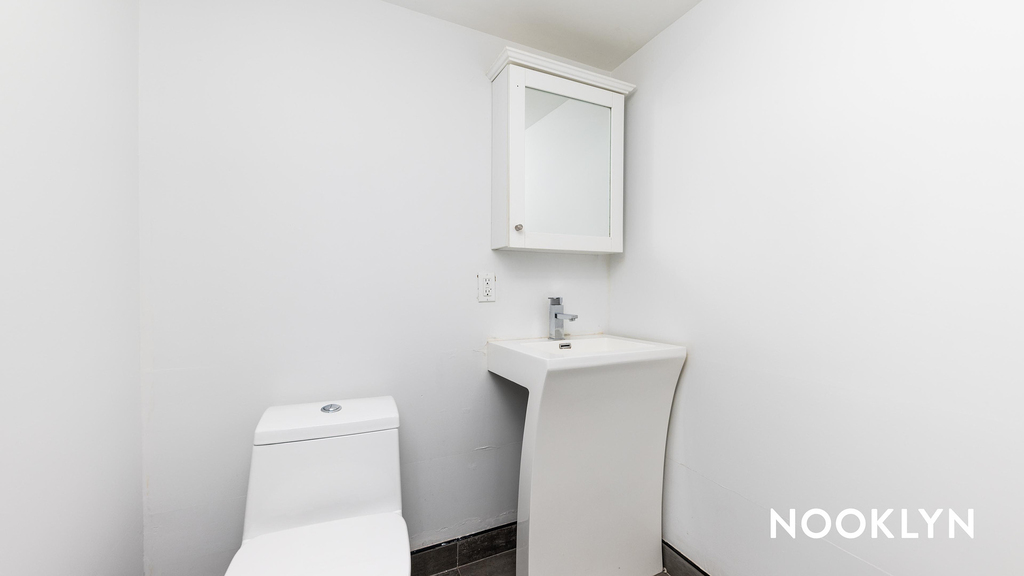 298 Gates Avenue - Photo 5