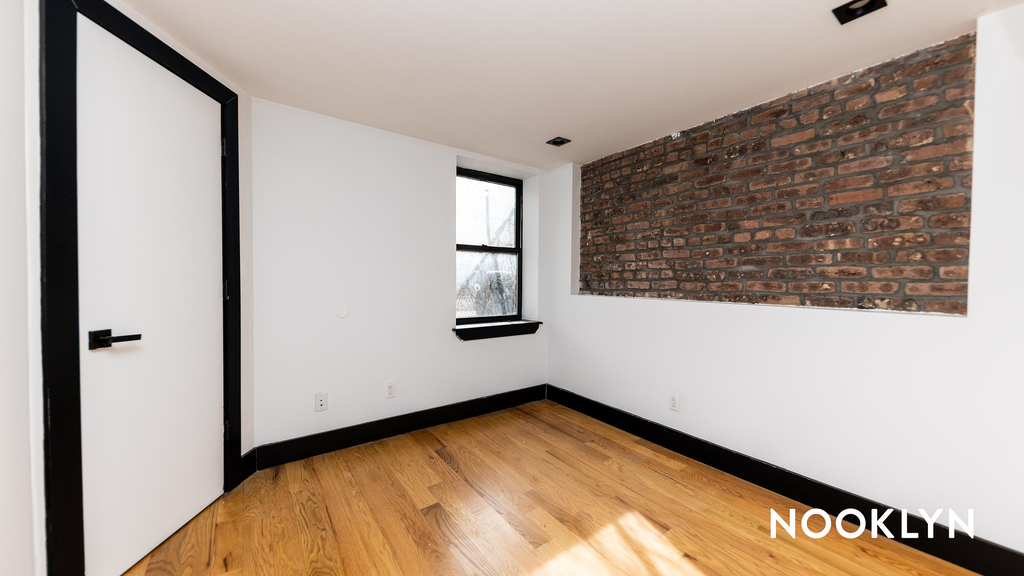 298 Gates Avenue - Photo 10