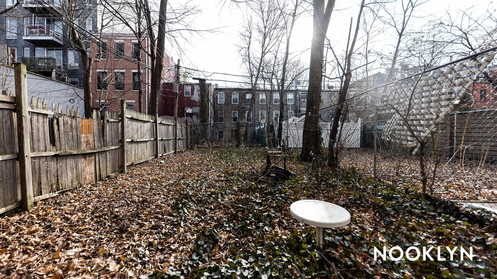 298 Gates Avenue - Photo 6