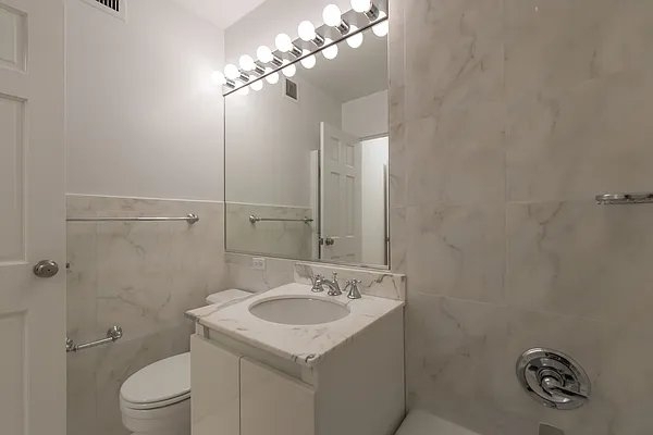 East 87th Street - Photo 13