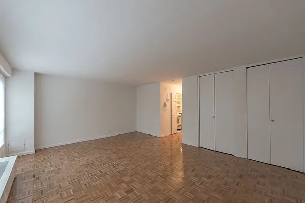 East 87th Street - Photo 1