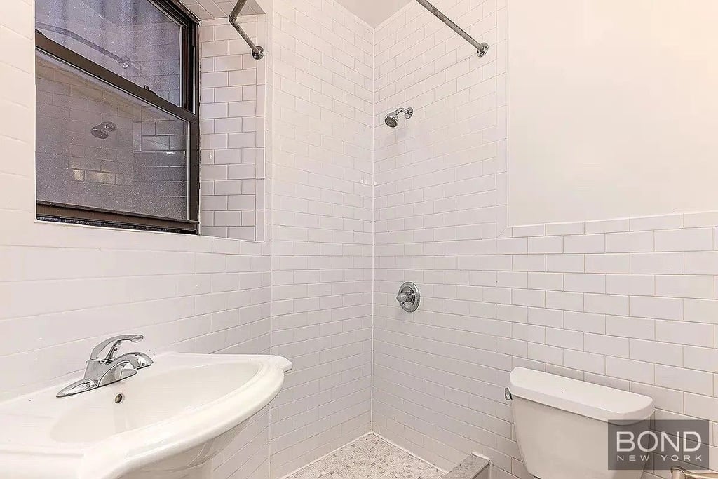 610 East 9th Street - Photo 3
