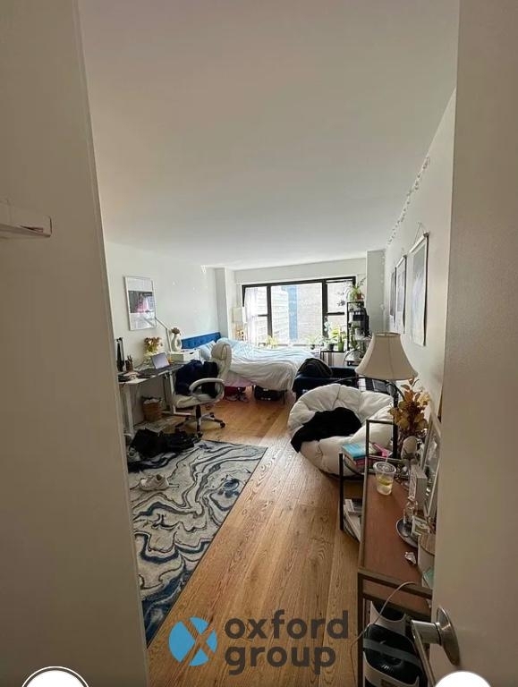 East 34th Street - Photo 4