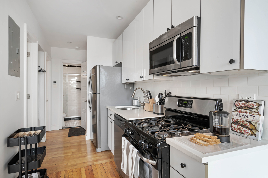 115 Greenpoint Avenue - Photo 14