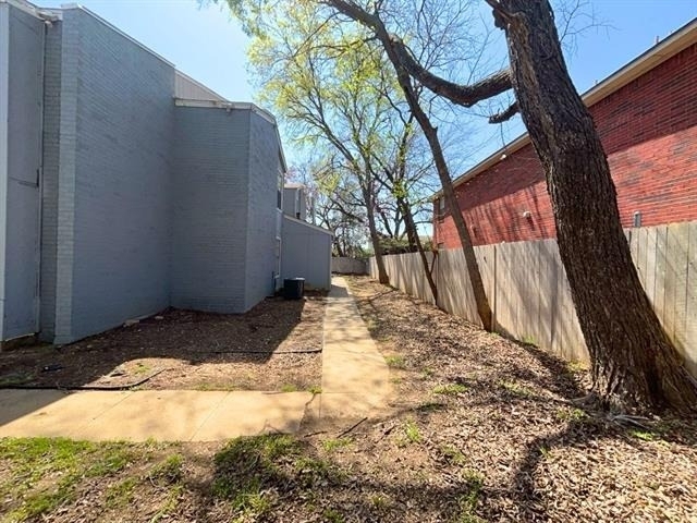 219 Fry Street - Photo 3