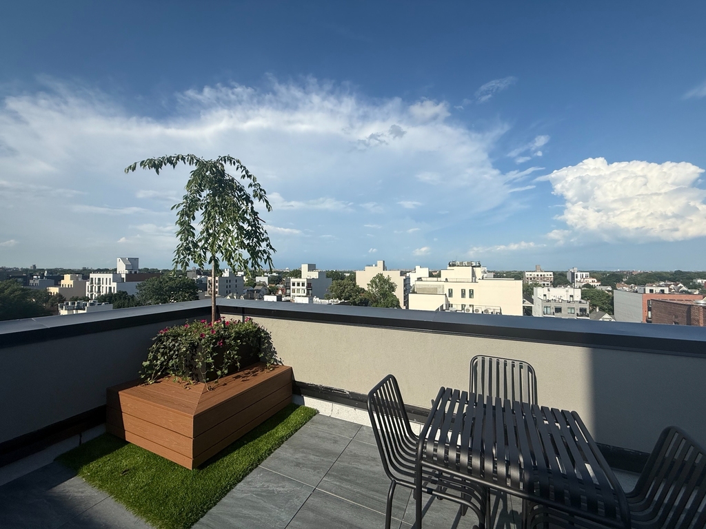 702 East 32nd Street - Photo 13