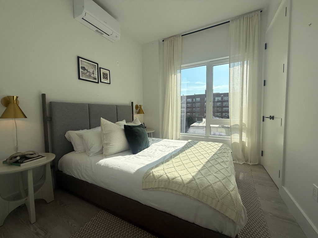 702 East 32nd Street - Photo 11