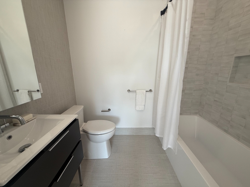 702 East 32nd Street - Photo 12