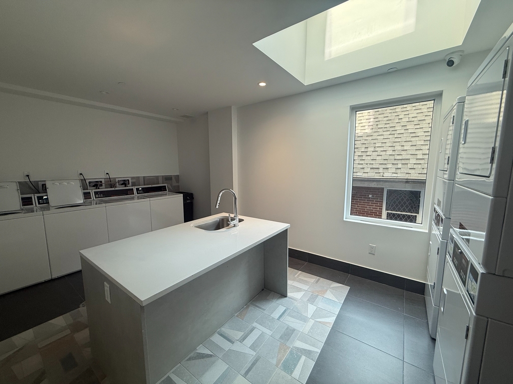 702 East 32nd Street - Photo 14