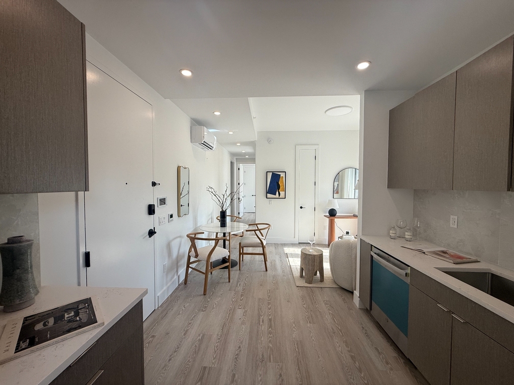 702 East 32nd Street - Photo 7