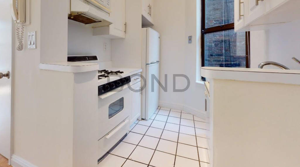 East 83rd Street - Photo 2