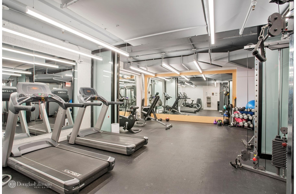1325 Fifth Ave - Photo 10