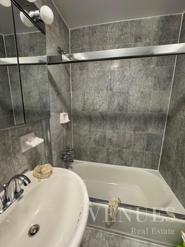 East 84th Street - Photo 4